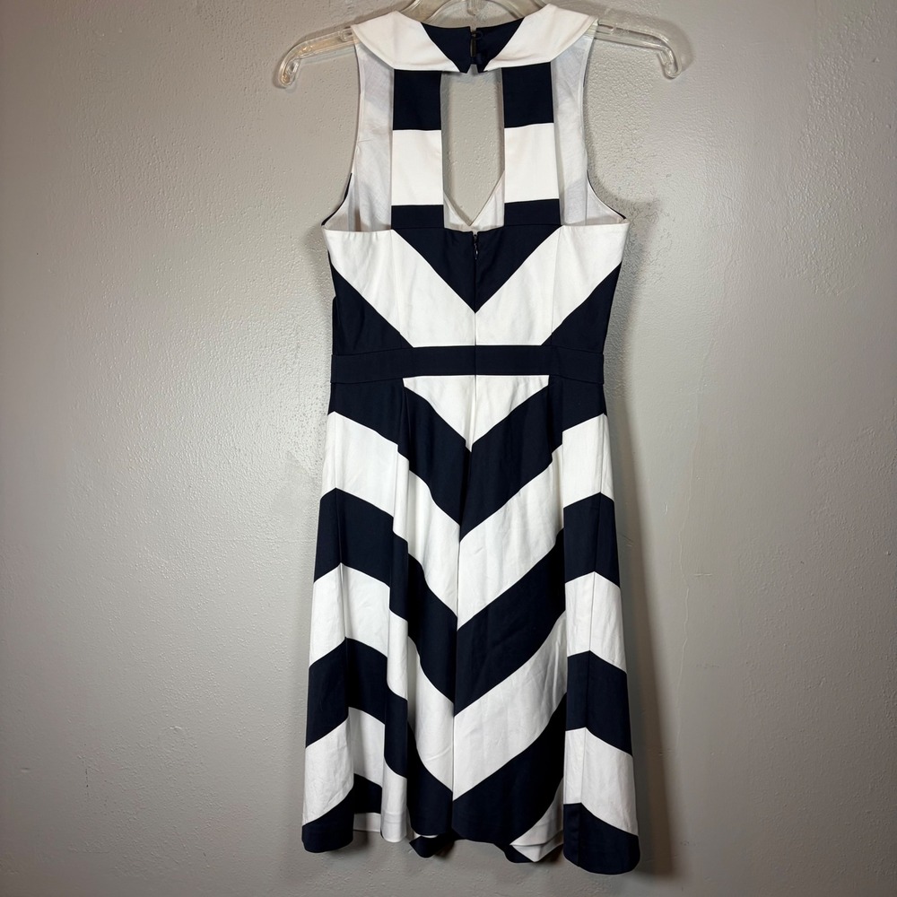 Vineyard Vines Womens Navy White Chevron Stripe V-Neck Open Back Dress Size 2 - Picture 2 of 10